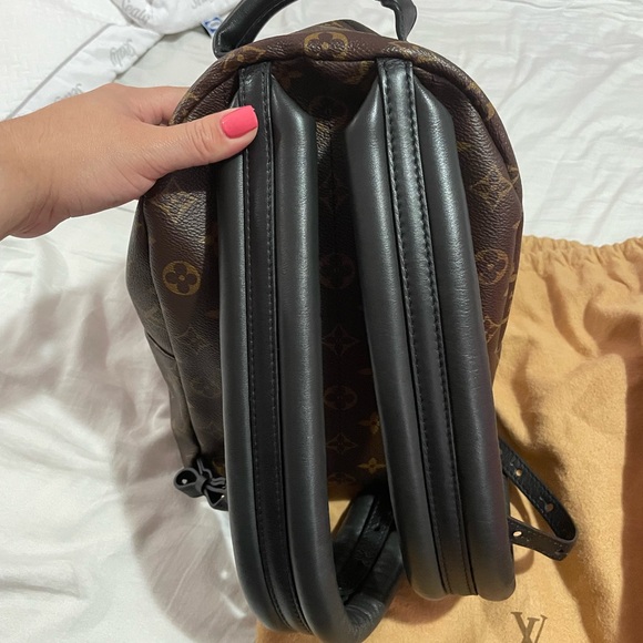 PM Palm Springs bag used lightly but in very great condition comes with dust bag - Picture 7 of 7